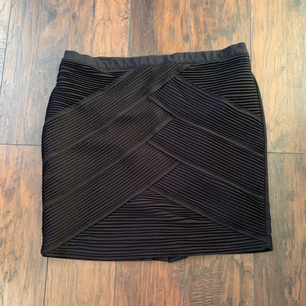 ⭐️Host Pick⭐️ Black geometric ribbed skirt